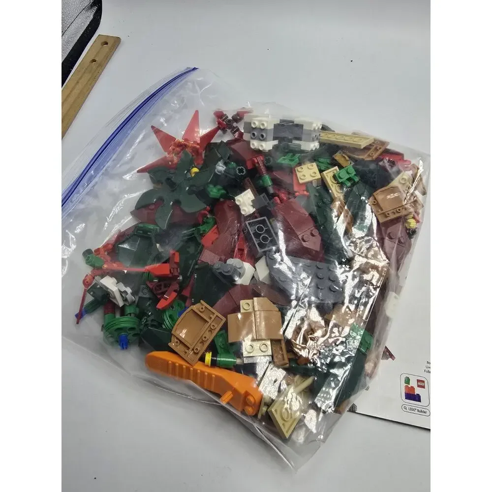 LEGO Poinsettia Holiday Botanical Collection (10370) Building Set